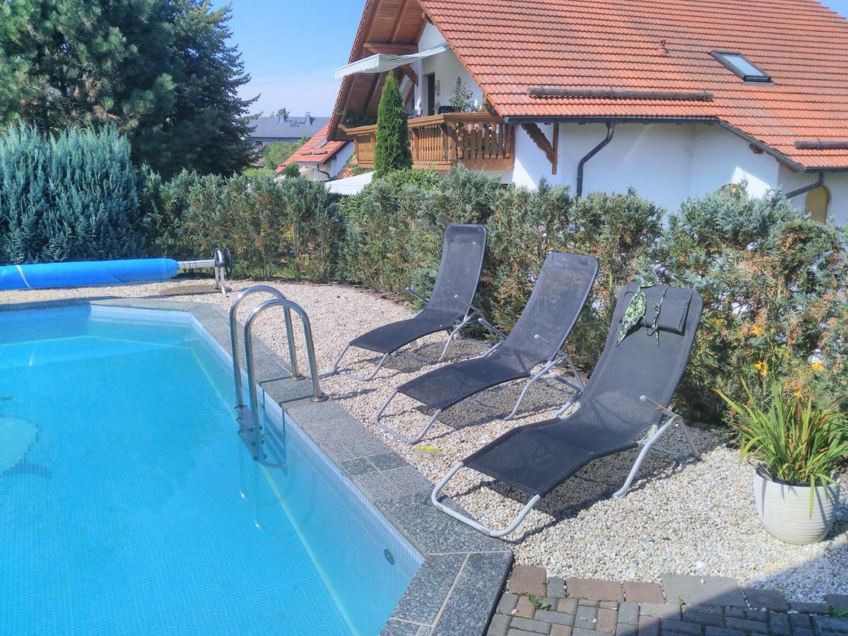 Ferienwohnung Und Pension Guertler Mohlsdorf Luaran gambar